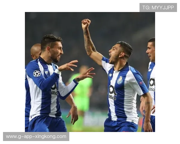 波尔图速度型反击让客队后防忙碌不已：一场现代足球战术的真实笔记